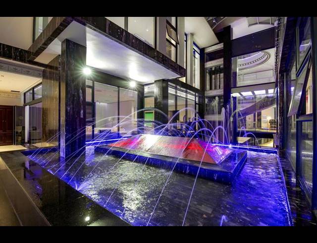 9 BEDROOM HOUSE FOR SALE IN BRYANSTON